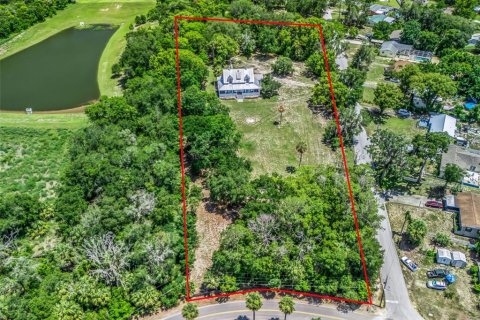 Casa en venta en Fruitland Park, Florida, 4 dormitorios, 294.96 m2 № 2198994 - foto 4