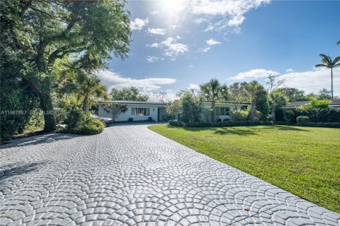 Купить виллу или дом в Пайнкрест, Флорида 5 спален, 279.08м2, № 2048936 - фото 2