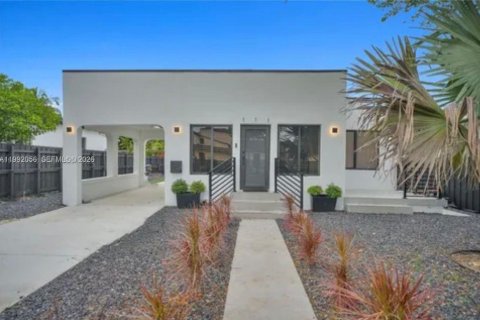 Villa ou maison à Miami, Floride 3 chambres, 126.9 m2 № 2057012