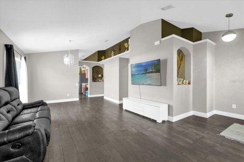 House in Orlando, Florida 4 bedrooms, 181.72 sq.m. № 1747408 - photo 3