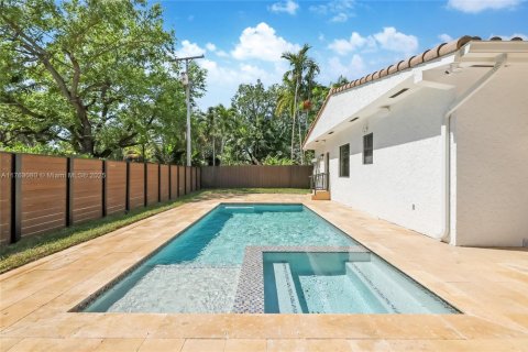 House in Miami Shores, Florida 6 bedrooms, 379.13 sq.m. № 1573224 - photo 25