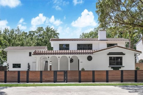 House in Miami Shores, Florida 6 bedrooms, 379.13 sq.m. № 1573224 - photo 30