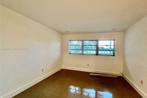 Купить кондоминиум в Норт-Майами, Флорида 2 спальни, 106м2, № 2046132 - фото 9