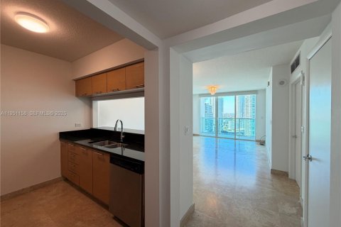 Copropriété à louer à Miami, Floride: 1 chambre, 72 m2 № 2007215 - photo 2
