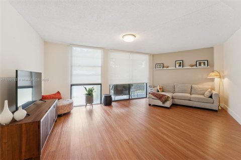 Condominio en venta en Aventura, Florida, 2 dormitorios, 100.61 m2 № 1748612 - foto 3