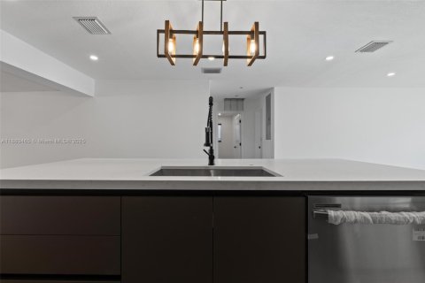 Villa ou maison à vendre à Fort Lauderdale, Floride: 3 chambres, 144.74 m2 № 1931559 - photo 11