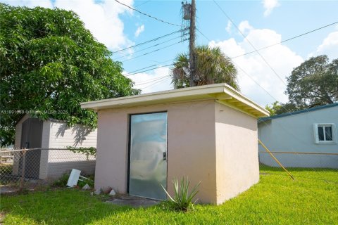 House in Miami Gardens, Florida 3 bedrooms, 150.97 sq.m. № 1945057 - photo 16
