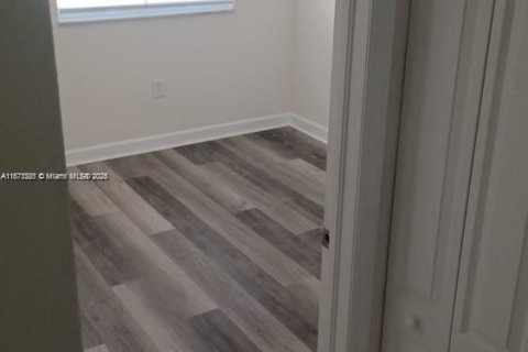 Condominio en alquiler en Homestead, Florida, 2 dormitorios, 86.4 m2 № 1898003 - foto 4