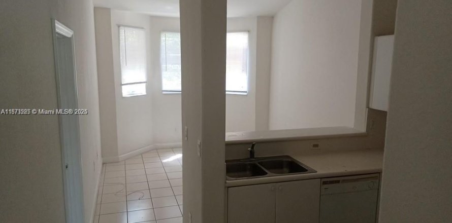 Condominio en Homestead, Florida, 2 dormitorios № 1898003