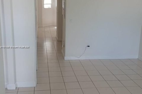 Condominio en alquiler en Homestead, Florida, 2 dormitorios, 86.4 m2 № 1898003 - foto 11