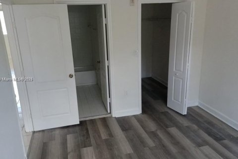 Condominio en alquiler en Homestead, Florida, 2 dormitorios, 86.4 m2 № 1898003 - foto 9