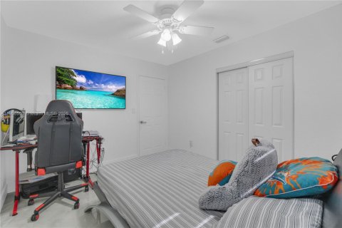 Villa ou maison à louer à Hialeah, Floride: 4 chambres, 137.03 m2 № 1957187 - photo 29