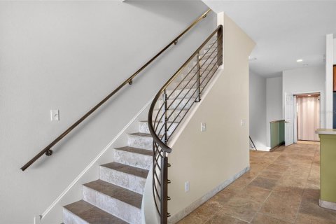 Townhouse in Treasure Island, Florida 3 bedrooms, 224.36 sq.m. № 2379809 - photo 17