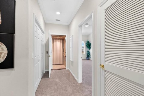 Townhouse in Treasure Island, Florida 3 bedrooms, 224.36 sq.m. № 2379809 - photo 29
