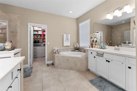 House in Oviedo, Florida 4 bedrooms, 303.98 sq.m. № 1819672 - photo 28
