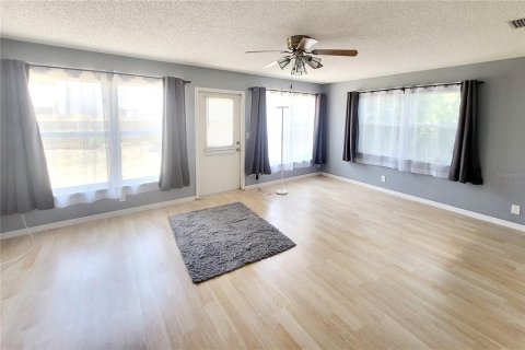 Villa ou maison à louer à Bradenton, Floride: 3 chambres, 175.77 m2 № 1824231 - photo 7
