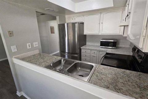 Appartement à louer à Kissimmee, Floride: 1 chambre, 66.43 m2 № 2416395 - photo 2