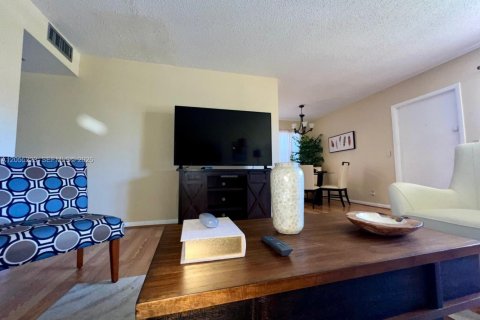 Copropriété à louer à Boca Raton, Floride: 2 chambres, 78.04 m2 № 2172672 - photo 2