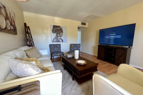 Copropriété à louer à Boca Raton, Floride: 2 chambres, 78.04 m2 № 2172672 - photo 3