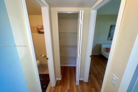 Copropriété à louer à Boca Raton, Floride: 2 chambres, 78.04 m2 № 2172672 - photo 14