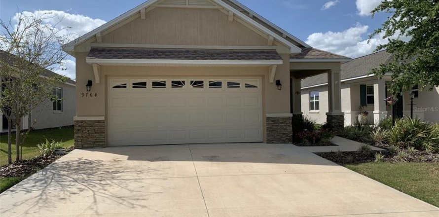 House in Ocala, Florida 2 bedrooms, 146.69 sq.m. № 1718783