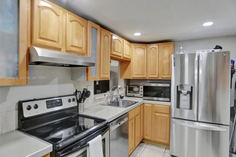 Condominio en venta en Miami, Florida, 2 dormitorios, 91.51 m2 № 2007797 - foto 4