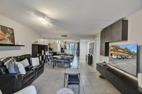 Condominio en venta en Miami, Florida, 2 dormitorios, 91.51 m2 № 2007797 - foto 10