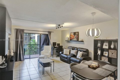 Condominio en venta en Miami, Florida, 2 dormitorios, 91.51 m2 № 2007797 - foto 6