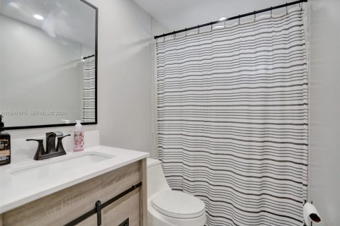 Condominio en venta en Miami, Florida, 2 dormitorios, 91.51 m2 № 2007797 - foto 19