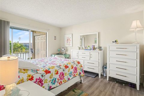 Condo in Bradenton, Florida, 2 bedrooms № 2198156 - photo 15