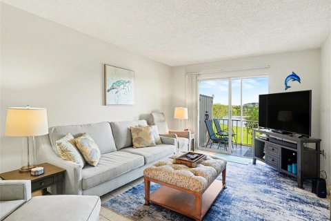 Condo in Bradenton, Florida, 2 bedrooms № 2198156 - photo 8