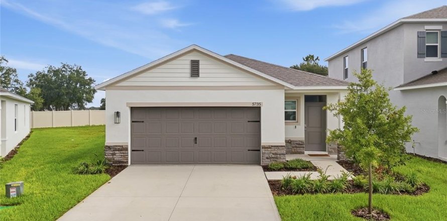 House in Davenport, Florida 4 bedrooms, 154.68 sq.m. № 2237711