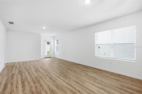 House in Davenport, Florida 4 bedrooms, 154.68 sq.m. № 2237711 - photo 10