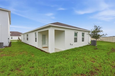 House in Davenport, Florida 4 bedrooms, 154.68 sq.m. № 2237711 - photo 22