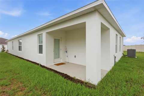 House in Davenport, Florida 4 bedrooms, 154.68 sq.m. № 2237711 - photo 21