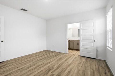 House in Davenport, Florida 4 bedrooms, 154.68 sq.m. № 2237711 - photo 12