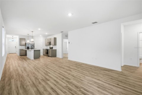 House in Davenport, Florida 4 bedrooms, 154.68 sq.m. № 2237711 - photo 8