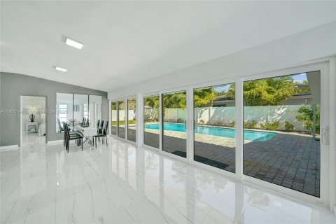 House in Fort Lauderdale, Florida 4 bedrooms, 203.83 sq.m. № 1955970 - photo 21