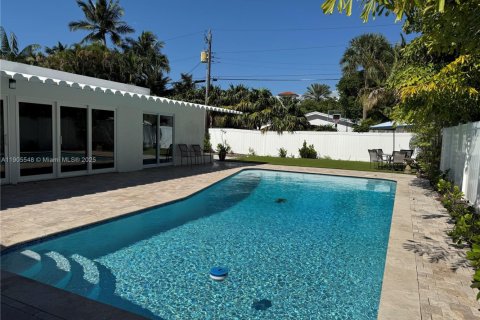 House in Fort Lauderdale, Florida 4 bedrooms, 203.83 sq.m. № 1955970 - photo 2