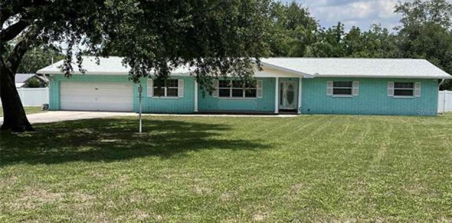 House in Brandon, Florida 3 bedrooms, 215.35 sq.m. № 1815674