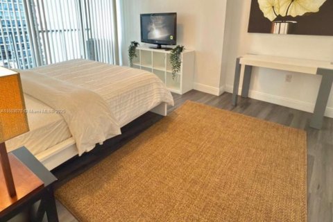Condo in Miami, Florida, 1 bedroom  № 2023034 - photo 8
