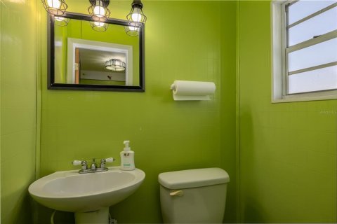 Propiedad comercial en venta en Daytona Beach, Florida, 169.45 m2 № 2329347 - foto 21