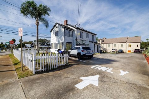 Propiedad comercial en venta en Daytona Beach, Florida, 169.45 m2 № 2329347 - foto 4
