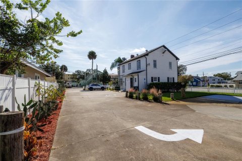 Propiedad comercial en venta en Daytona Beach, Florida, 169.45 m2 № 2329347 - foto 5