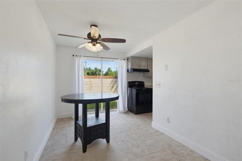 Propiedad comercial en venta en Daytona Beach, Florida, 169.45 m2 № 2329347 - foto 26