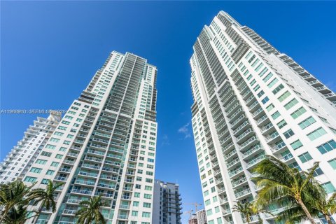 Condominio en alquiler en Miami, Florida, 1 dormitorio, 90.86 m2 № 2081059 - foto 27