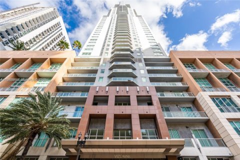 Condominio en alquiler en Miami, Florida, 1 dormitorio, 90.86 m2 № 2081059 - foto 25