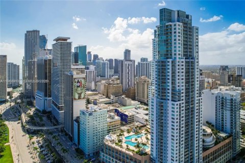 Condominio en alquiler en Miami, Florida, 1 dormitorio, 90.86 m2 № 2081059 - foto 24