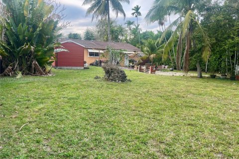 House in Miami Springs, Florida 3 bedrooms, 108.7 sq.m. № 1985364 - photo 11