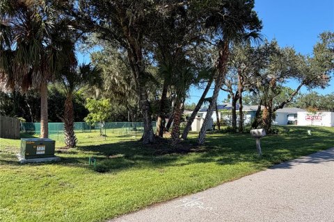 Villa ou maison à vendre à North Port, Floride: 3 chambres, 193.42 m2 № 2418718 - photo 3